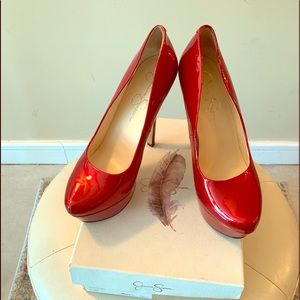 Glam red pumps for the daring fashionista.